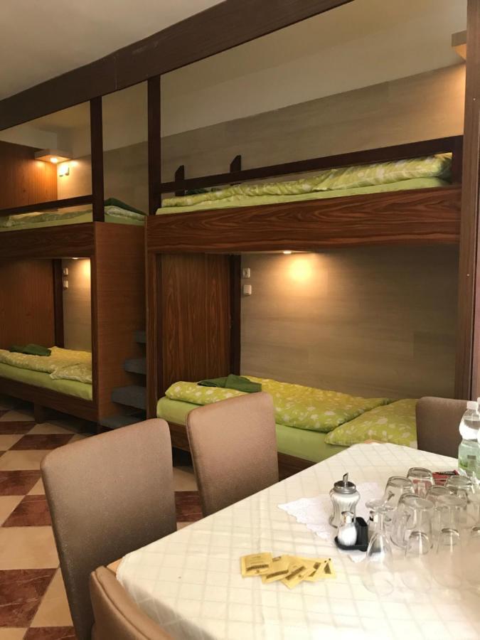 Hostel Viktoria Wiedeń Zewnętrze zdjęcie